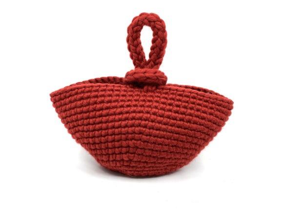 Bauble Crochet Bag — Crochet clutch bag patterns Bauble Crochet Bag made with super-bulky yarn — Crochet clutch bag patterns