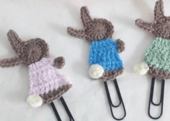Crochet Bunny Bookmark — crochet Easter patterns Crochet bunny bookmarks in pastel colors — crochet Easter patterns