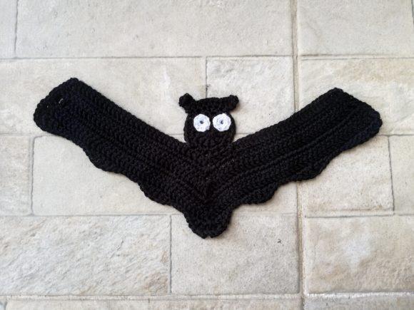 Crochet Halloween Bat Applique — Crochet Halloween Patterns Crochet Halloween Bat Applique in black yarn with white eyes — Crochet Halloween Patterns