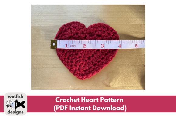 Crochet Heart Pattern — Valentine crochet patterns Crochet heart pattern in red with measuring tape — Valentine crochet patterns