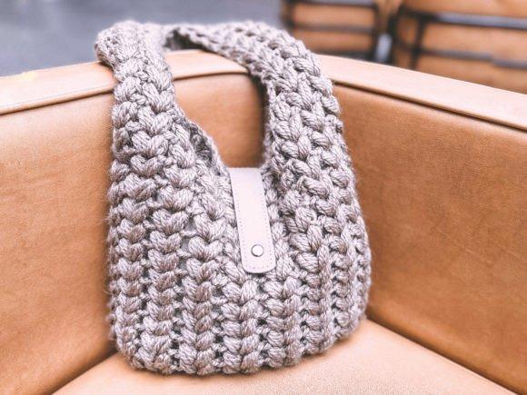 Cozy Shoulder Bag Crochet Pattern — crochet tote bags patterns Crochet tote bag with a cozy texture and strap — crochet tote bags patterns