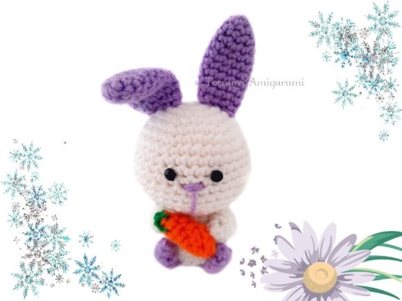 Tiny Rabbit Amigurumi Pattern — mini amigurumi patterns Mini amigurumi rabbit holding a carrot — mini amigurumi patterns