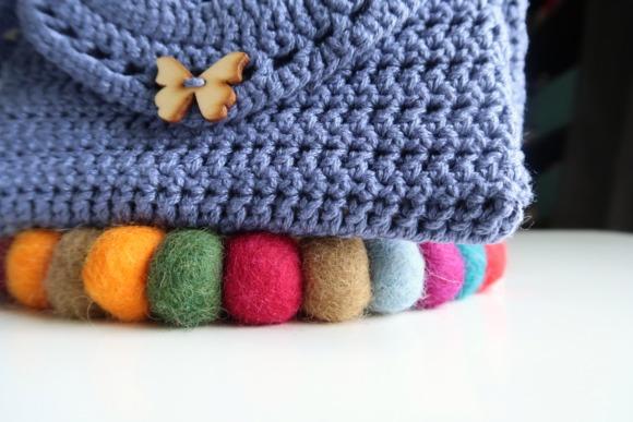 Crochet Clutch Bag — Crochet clutch bag patterns Crochet clutch bag with colorful felt balls — Crochet clutch bag patterns
