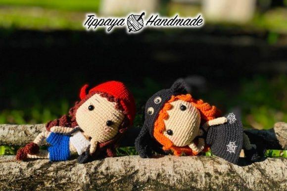 Halloween Twin Set — Crochet Halloween Patterns Crochet Halloween Twin Set featuring two dolls in costume outfits. — Crochet Halloween Patterns