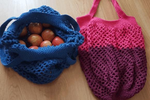 Large Crochet Market Bag — crochet tote bags patterns Large crochet market bag with apples inside and another tote bag beside it. — crochet tote bags patterns