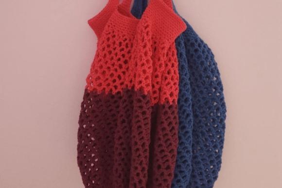 Large Crochet Market Bag — crochet tote bags patterns Large crochet tote bags in red and blue hanging together. — crochet tote bags patterns