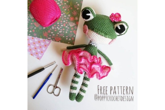 Lilly-the-Frog-Crochet-Pattern-Graphics-4490293-1-1-580x387