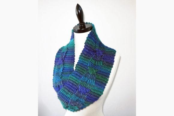Midnight Cabled Cowl — Crochet Scarf Patterns Midnight Cabled Cowl Crochet Pattern in shades of blue and green — Crochet Scarf Patterns