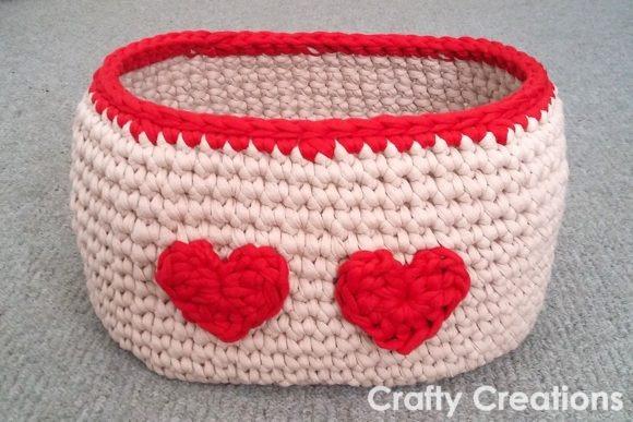Oval Crochet Basket — crochet basket patterns Crochet oval basket with heart appliqués in red and beige. — crochet basket patterns