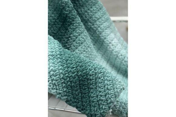 Perfect Phasing Diagonal Blanket — cozy crochet blanket patterns Cozy crochet blanket pattern in gradient yarn — cozy crochet blanket patterns