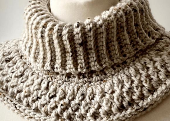 Roll Neck Cowl Crochet Pattern — Crochet Scarf Patterns Crochet Roll Neck Cowl in textured stitches — Crochet Scarf Patterns