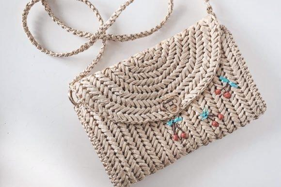 Small Clutch Crochet Pattern — crochet crossbody bag patterns Small clutch crochet pattern made from raffia yarn — crochet crossbody bag patterns