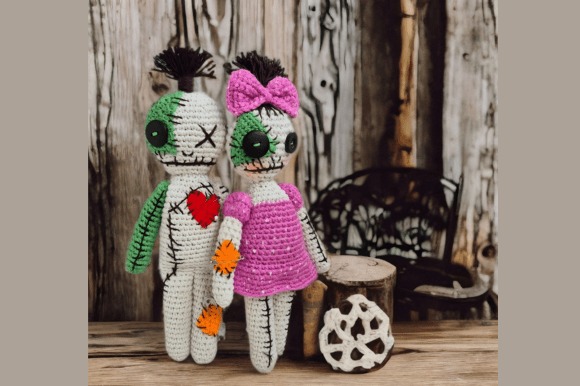 Amigurumi Voodoo Dolls — Halloween amigurumi patterns Halloween amigurumi patterns featuring voodoo dolls with stitched details and oversized eyes.