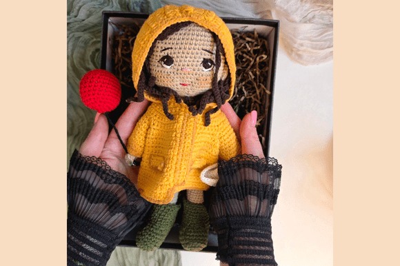 Autumn Amigurumi Doll Pattern — amigurumi patterns Autumn Amigurumi Doll Pattern with raincoat and red balloon — amigurumi patterns