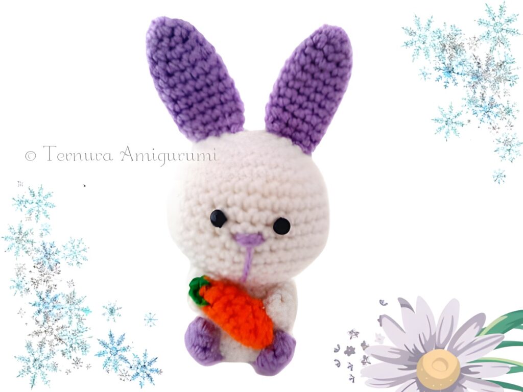 Small Crochet Projects: Amigurumi Rabbit with Carrot
