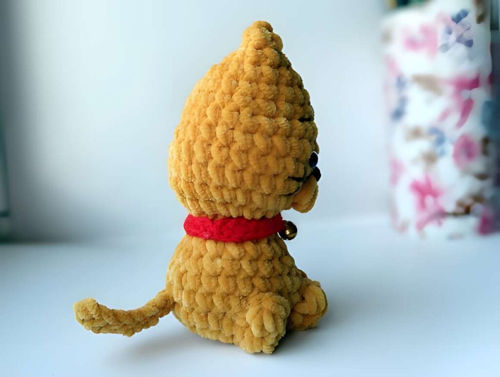 No sew amigurumi crochet patterns featuring a plush cat design.